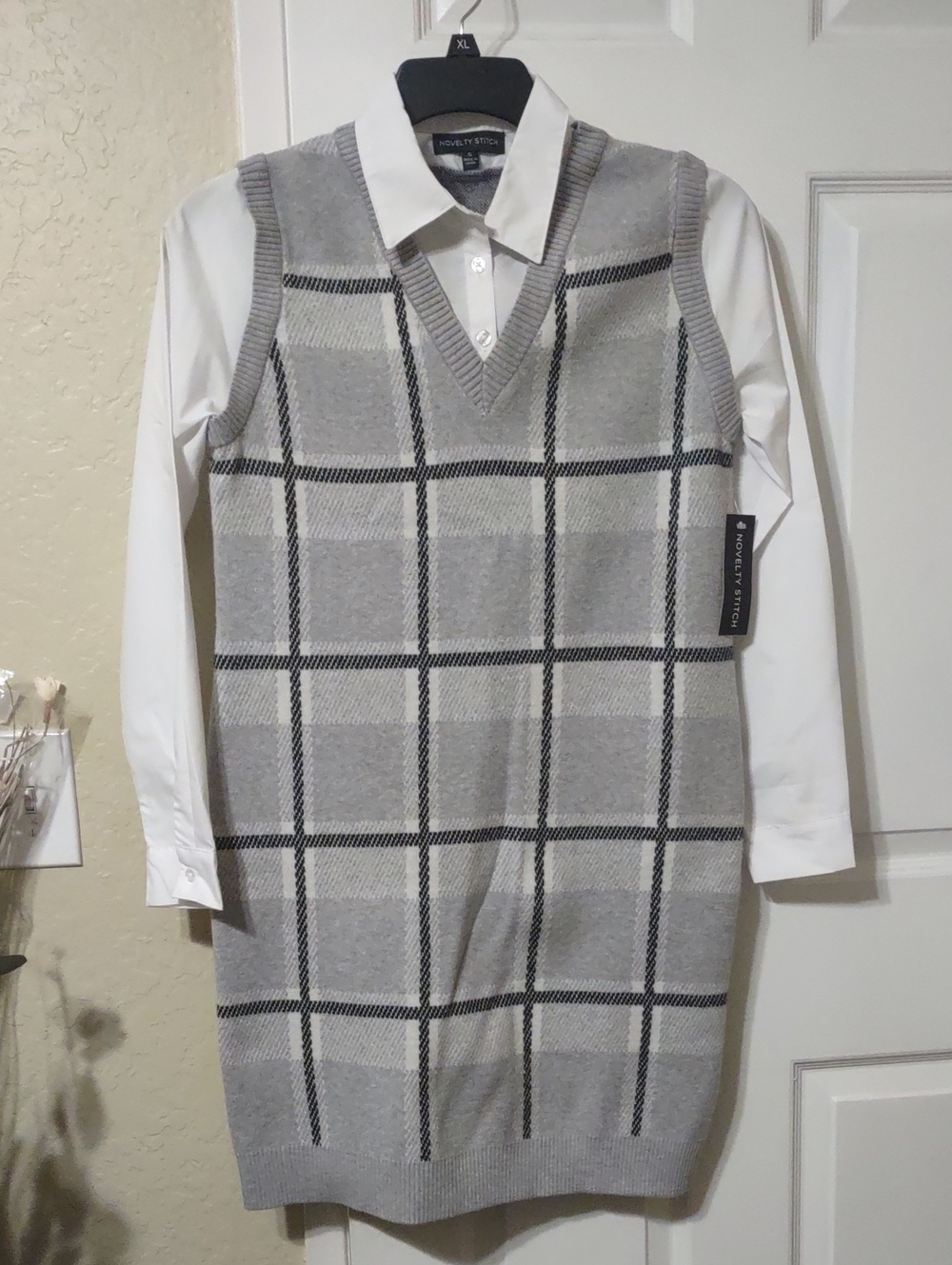 Novelty Stitch Grey Plaid V-Neck Sweater Dress with White Shirt Size S New